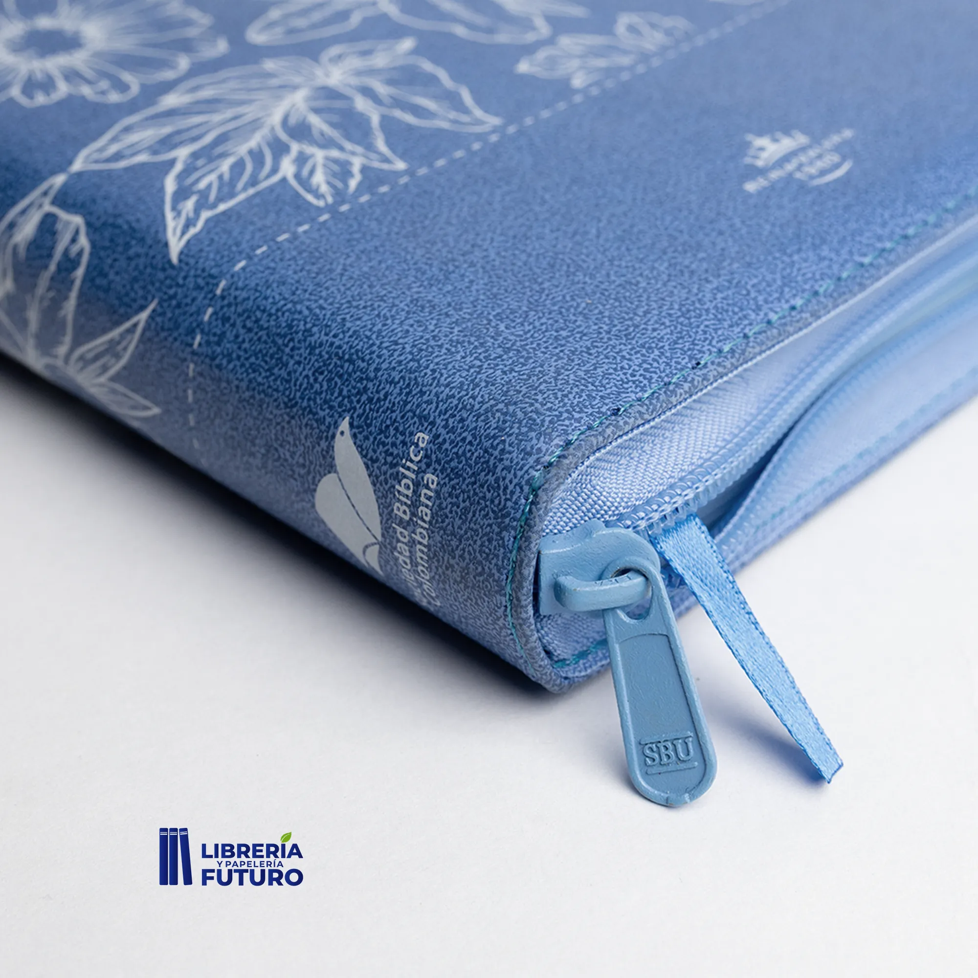 Biblia versión exclusiva mediana azul - Image 5