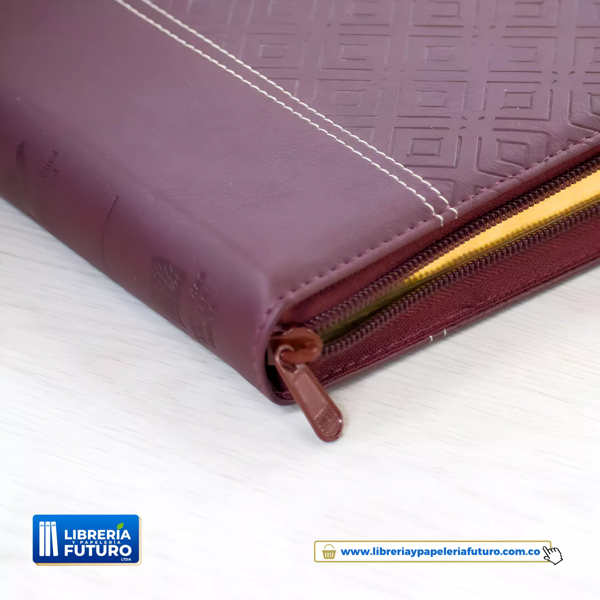 Biblia grande vinotinto con indice - Image 4