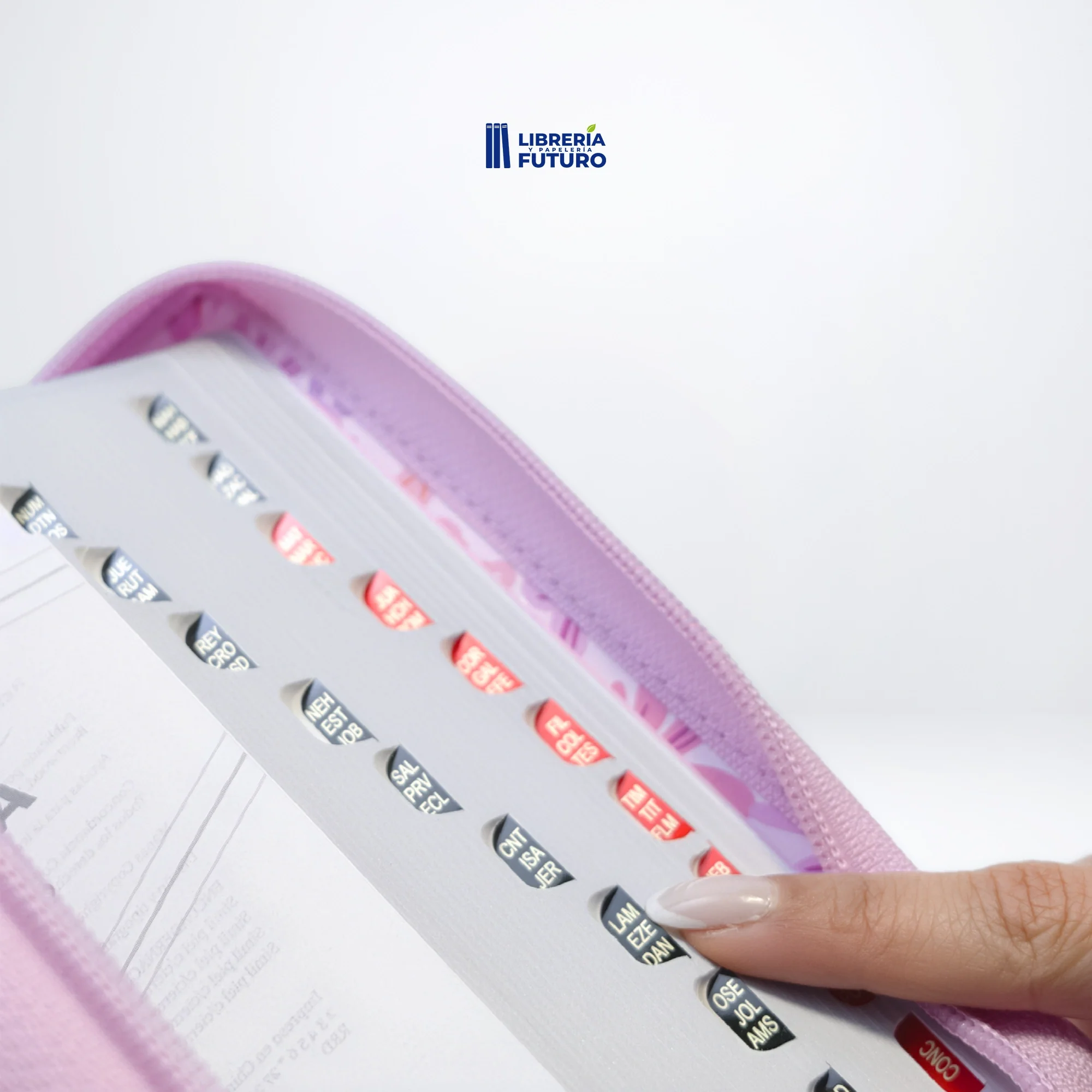 Biblia pequeña rosa floral - Image 4